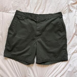 Towncraft Olive green shorts elastic waist size 36 pockets neutral hiking safari
